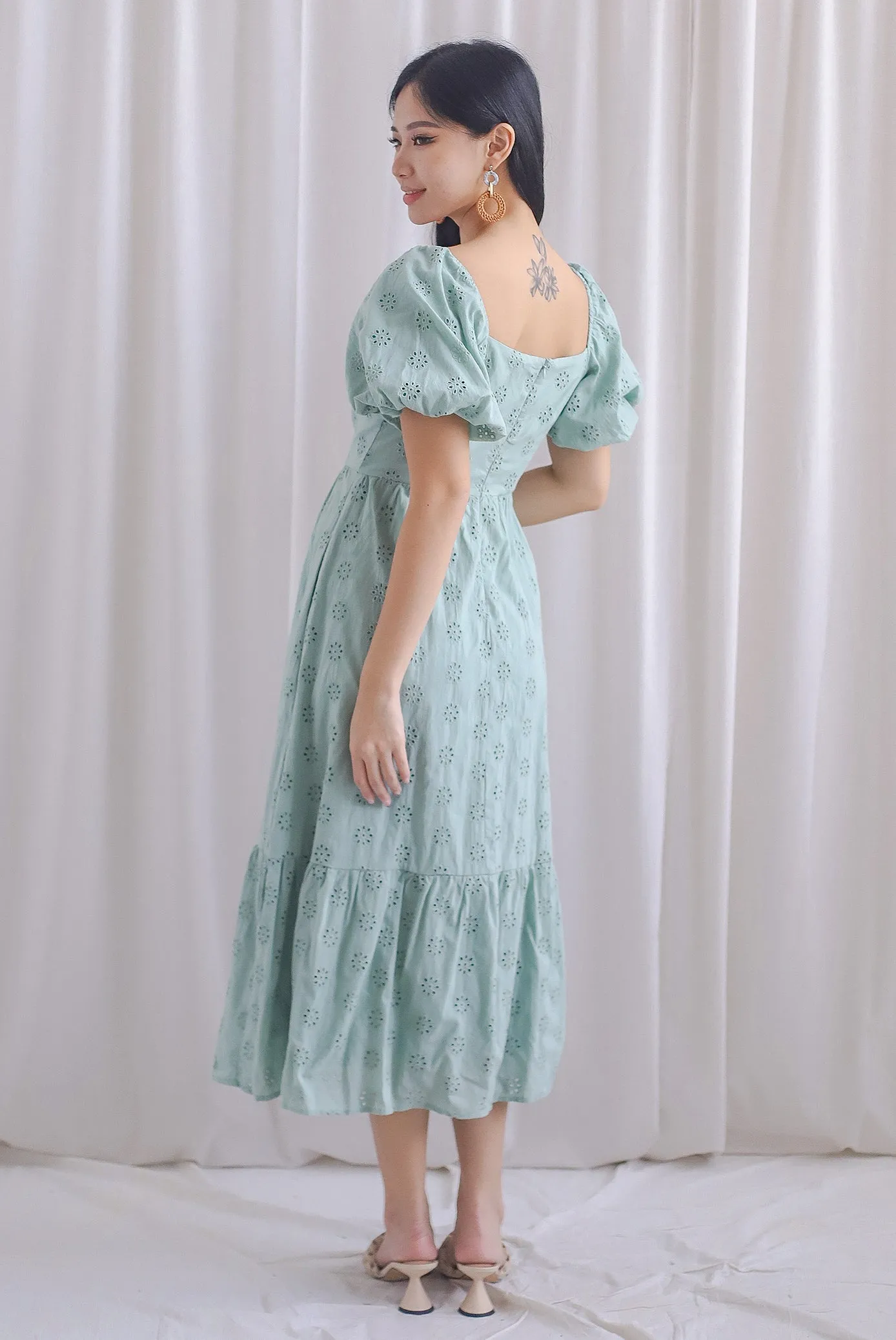 Guinevere Eyelet Tie Front Midi Dress In Seafoam