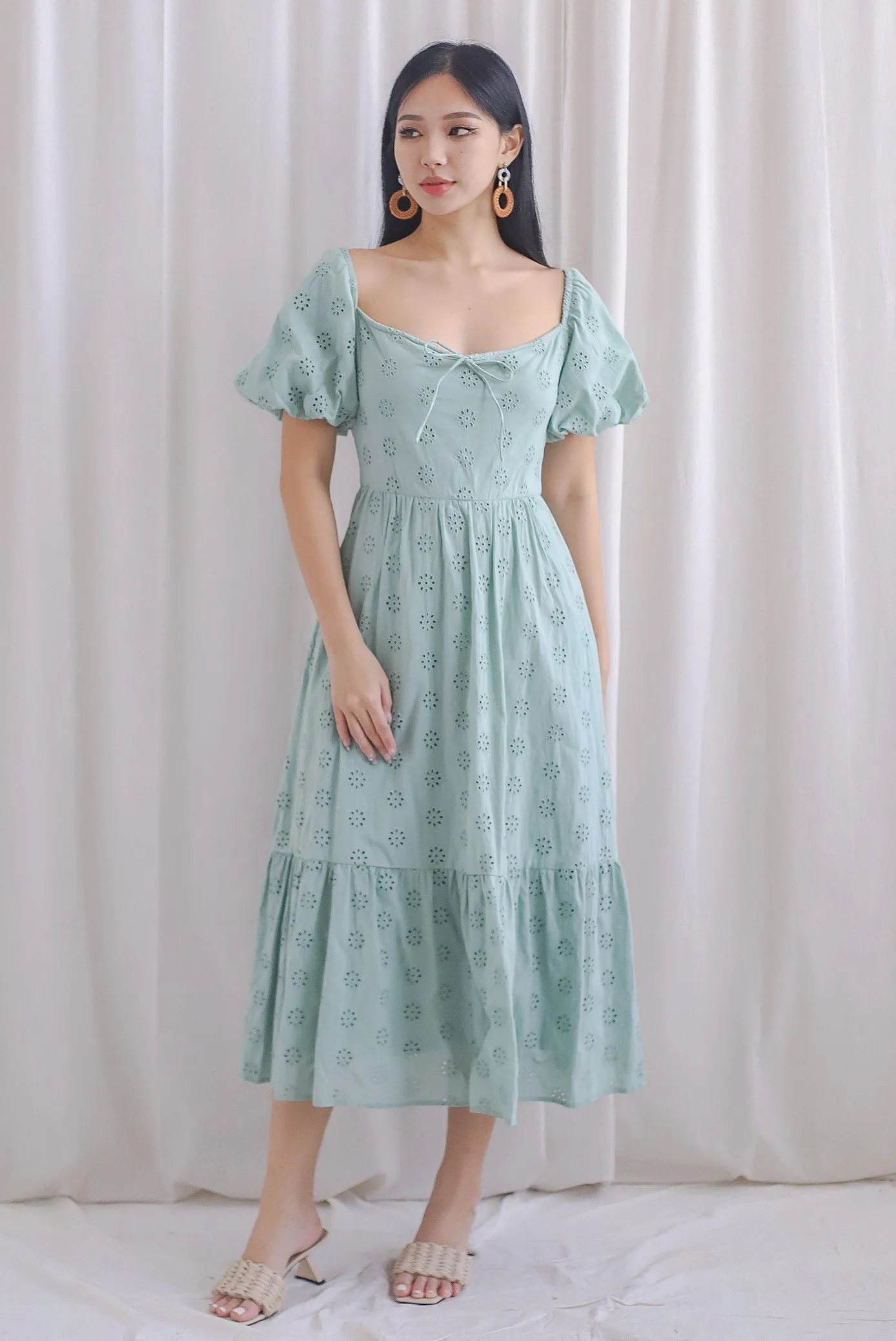 Guinevere Eyelet Tie Front Midi Dress In Seafoam
