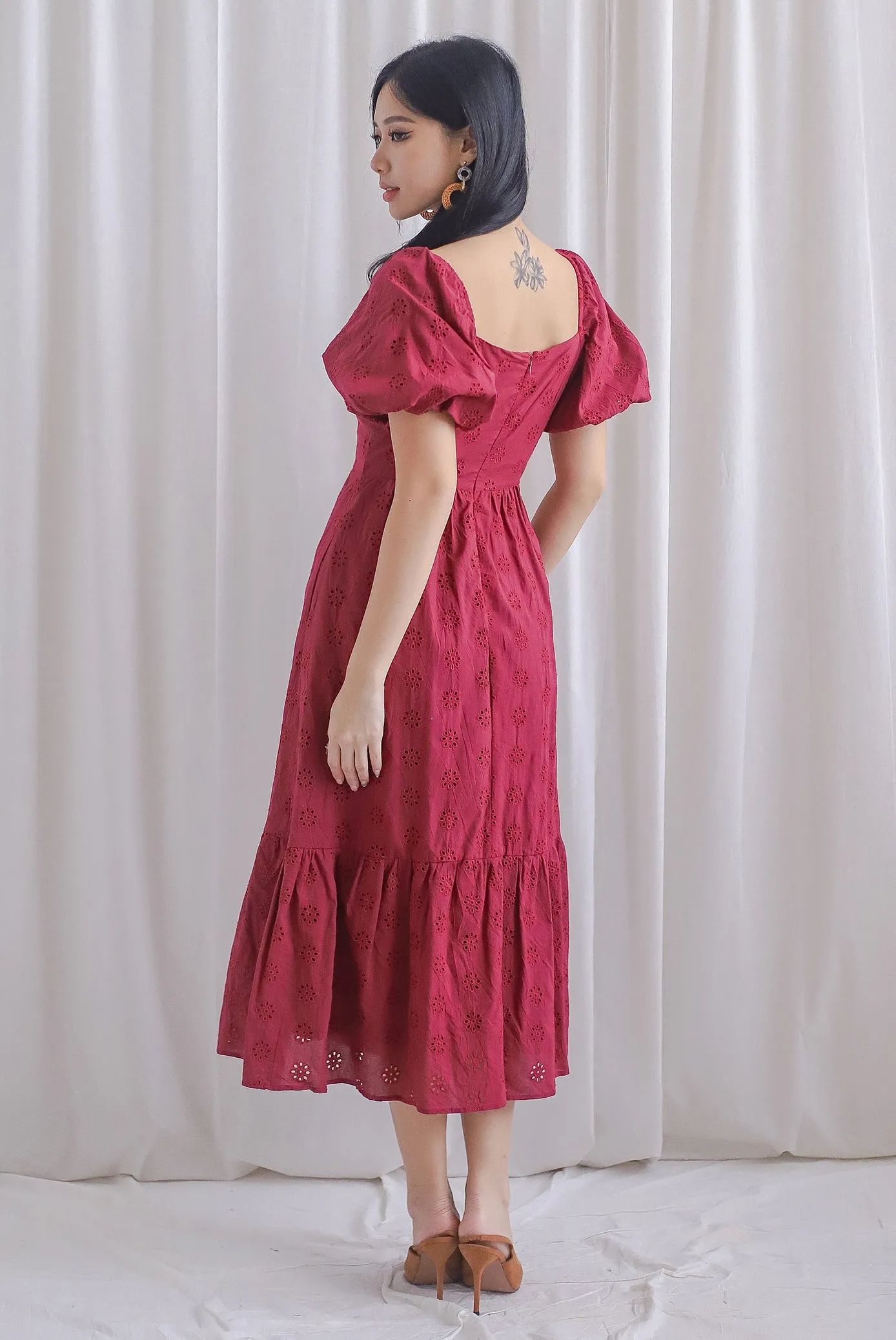 Guinevere Eyelet Tie Front Midi Dress In Wine Red