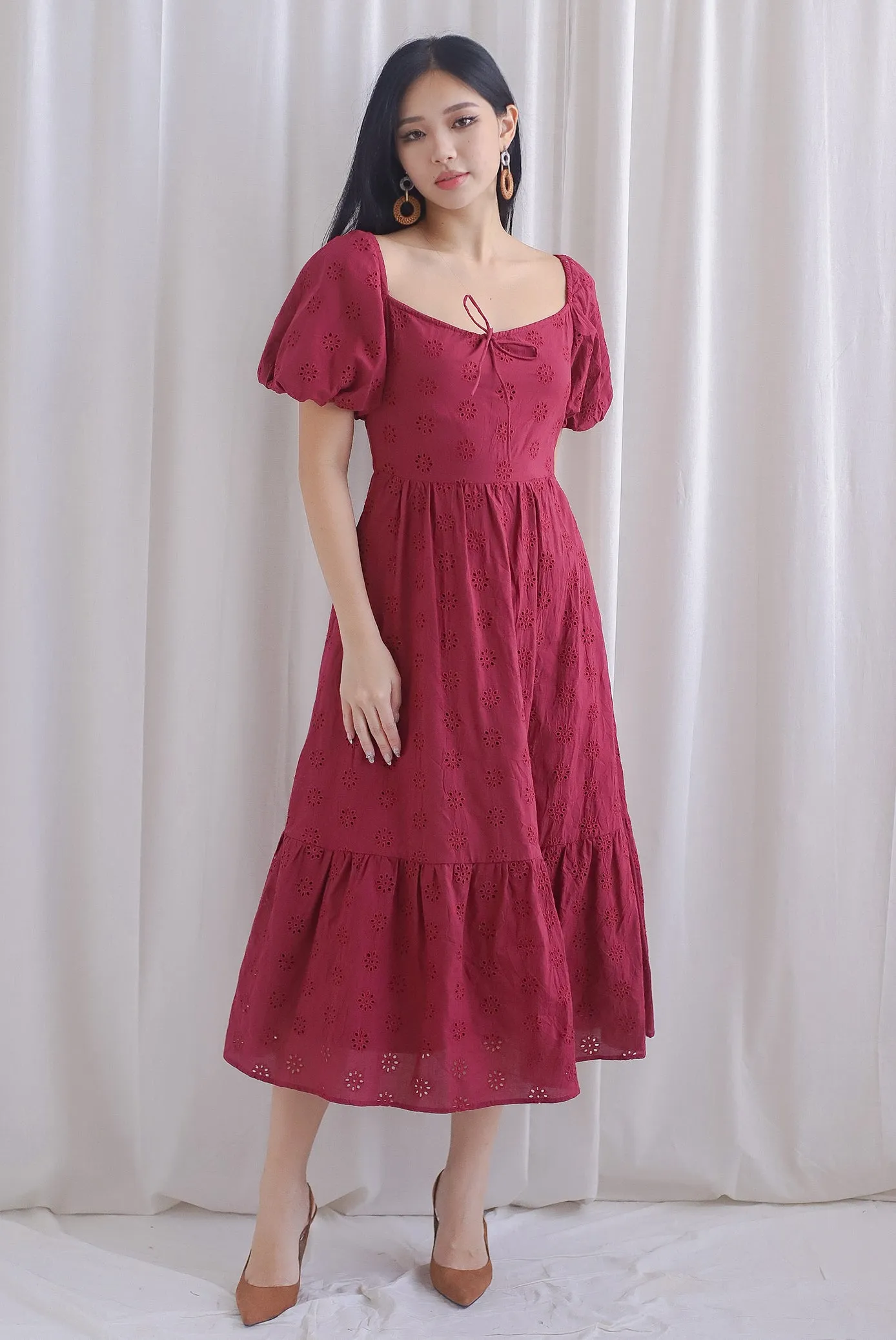 Guinevere Eyelet Tie Front Midi Dress In Wine Red