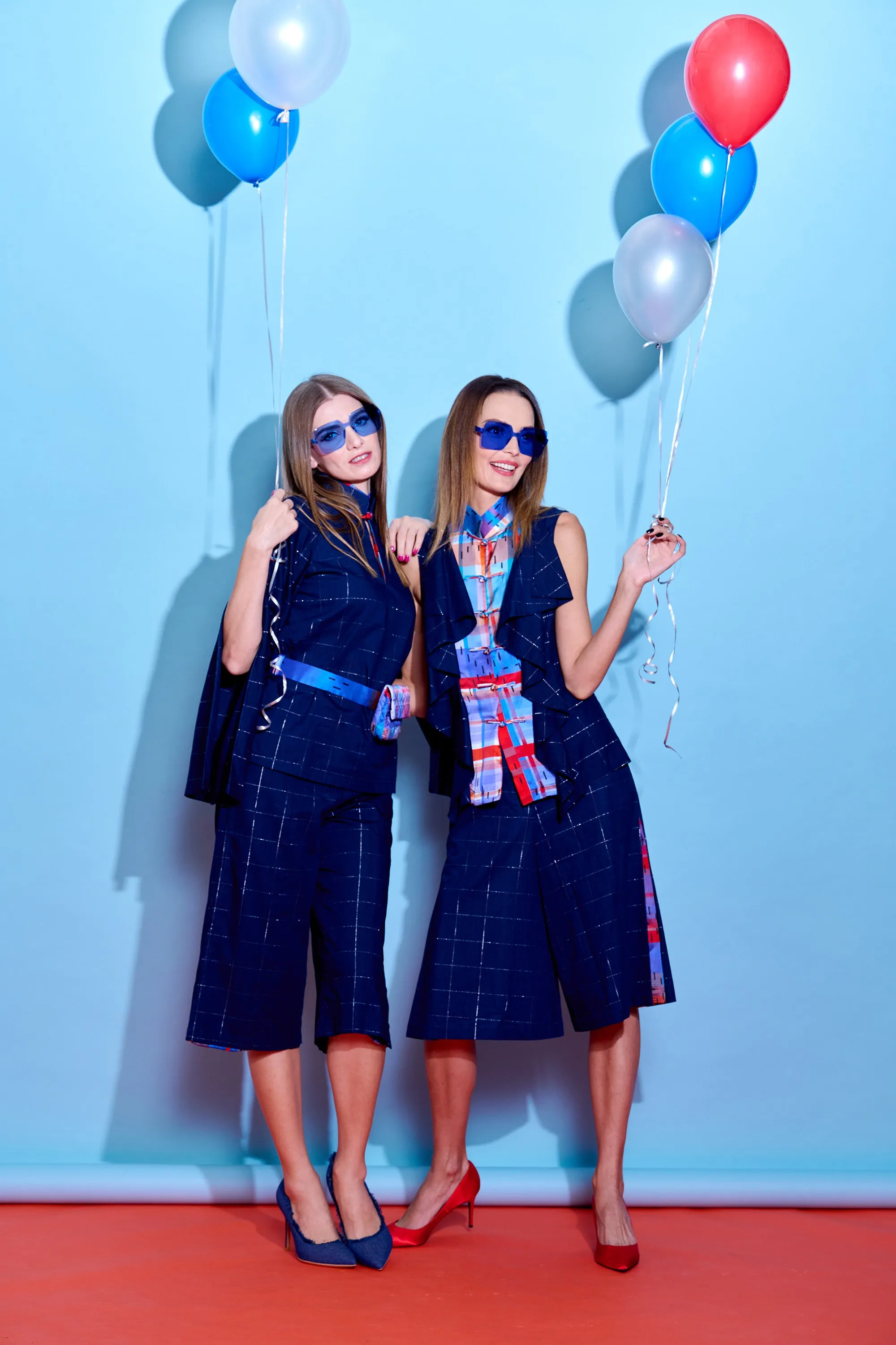 【RUFFLES】Red-White-Blue Satin Indigo Sleeveless Top (紅白藍)